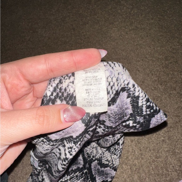 Dolls Kill cami top plus size black and white snakeskin - Picture 2 of 2